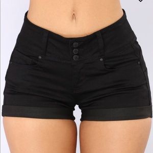 Booty lifting/shaping shorts Medium NWT